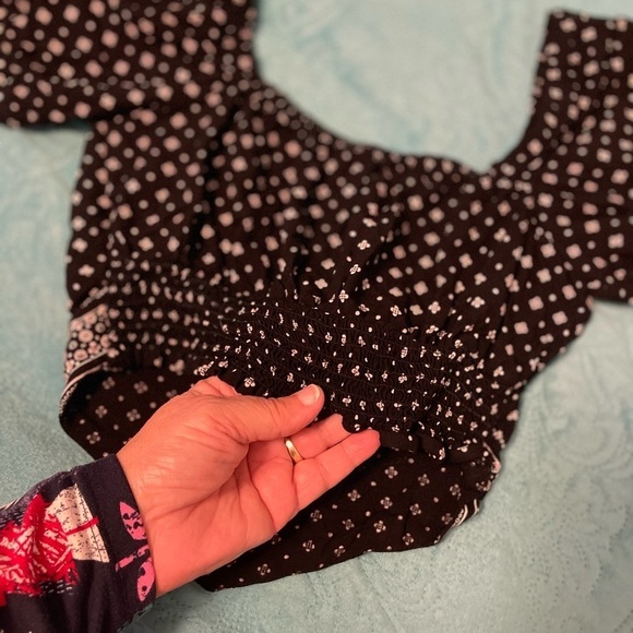 CROP TOP Japna‎ Asymmetrical Hem Puff Short Sleeves Black & White women’s size M - Picture 8 of 9